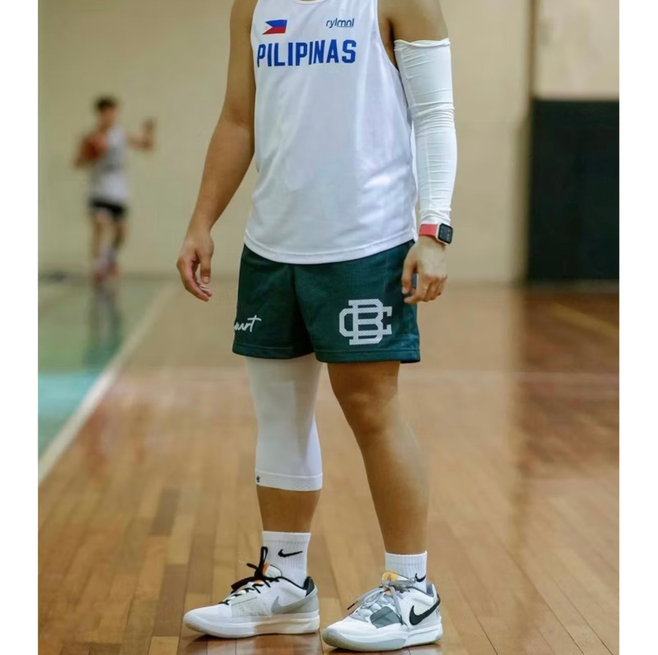 VANTAGE GREEN "LOGO" SHORTS